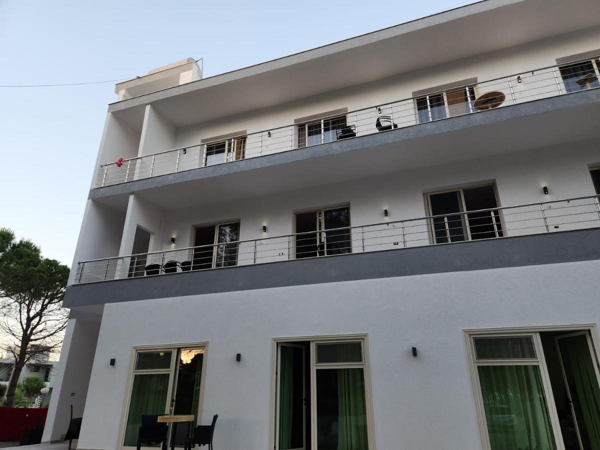 Sea Front Villa Влёра Экстерьер фото