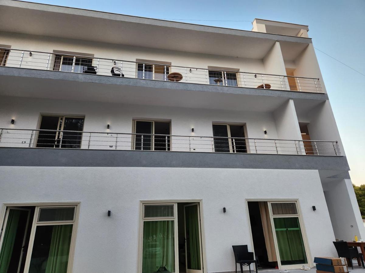 Sea Front Villa Влёра Экстерьер фото