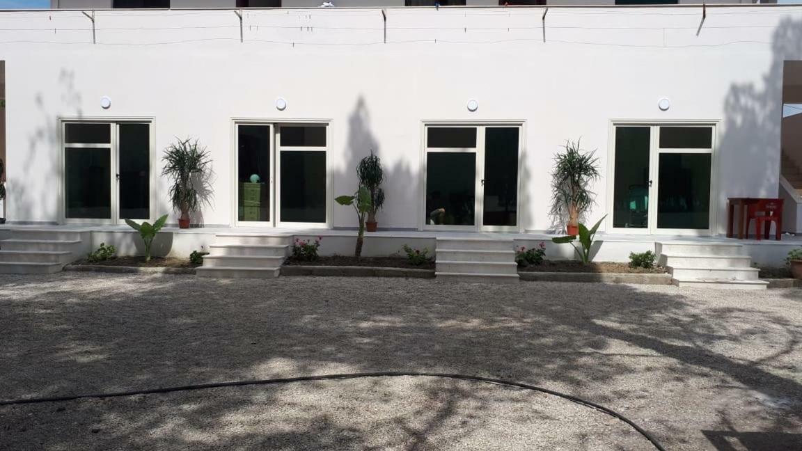 Sea Front Villa Влёра Экстерьер фото